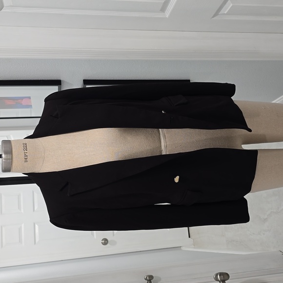 Chic Black Blazer - Classic Tailored Fit - Picture 4 of 6